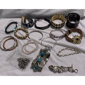 Bracelets  Vintage Modern Huge Lot Wearable RESELL Colorful Beaded Boho Jewelry